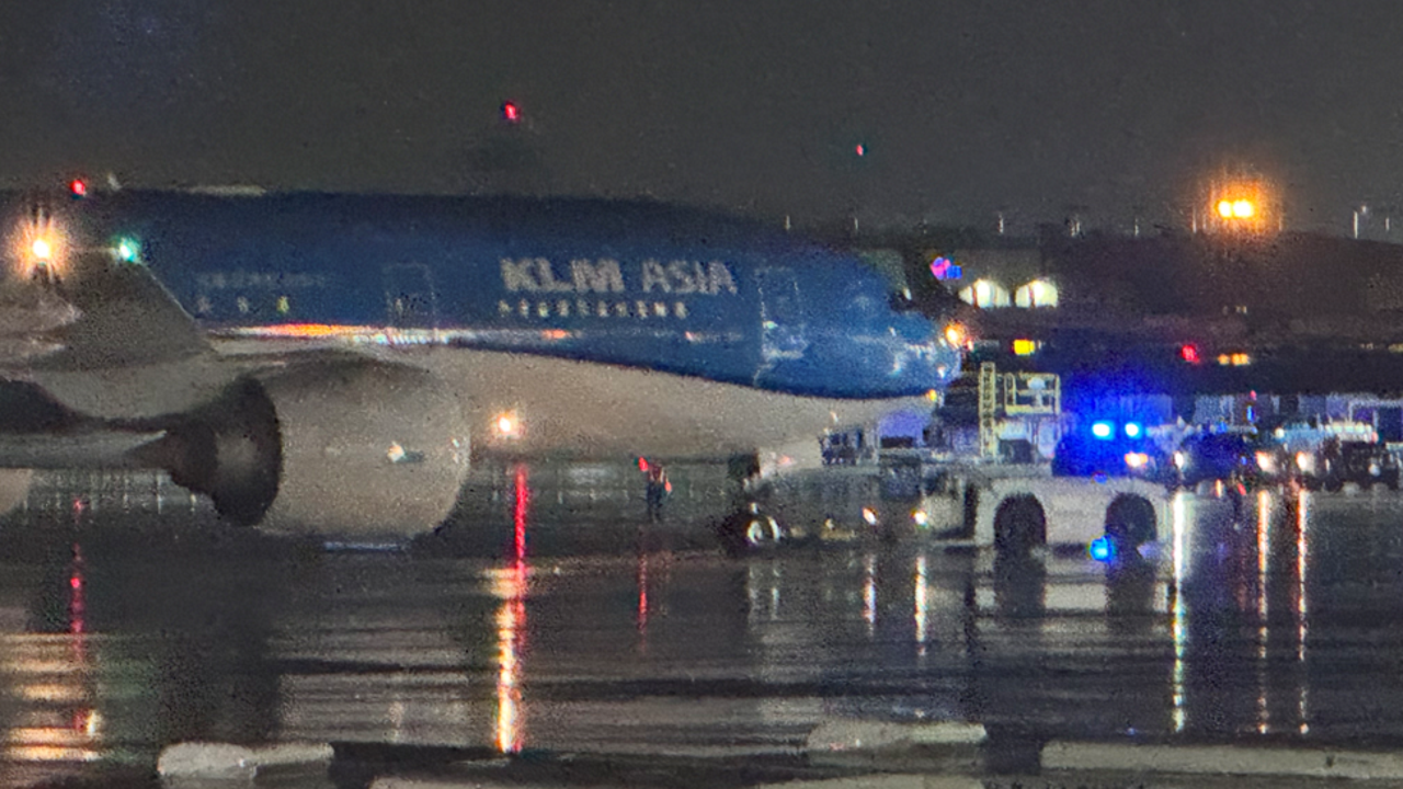 Passenger opens exit, deploys slide, cancels Atlanta–Amsterdam flight
