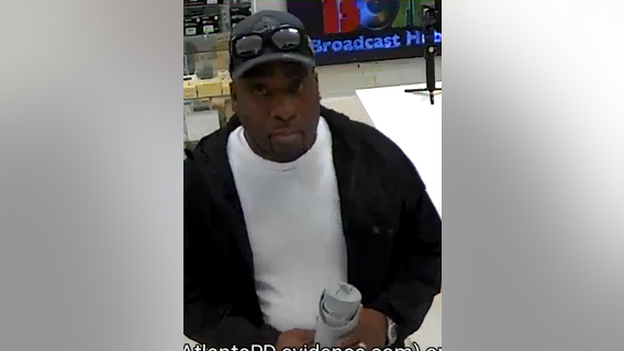 Man suspected of swiping camera from Lenox Square
