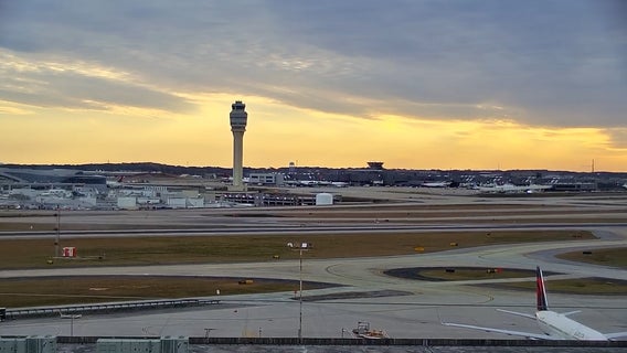 Hundreds of flights scrapped at ATL as shutdown drags into 39th day