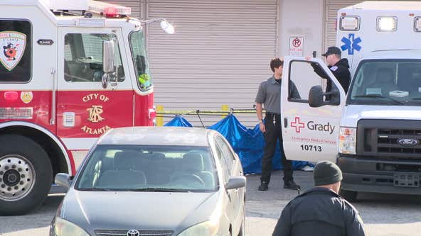 Teen shot and killed outside Atlanta shopping center