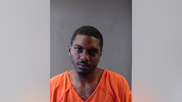 Fugitive tries to avoid arrest by barricading himself in attic: deputies