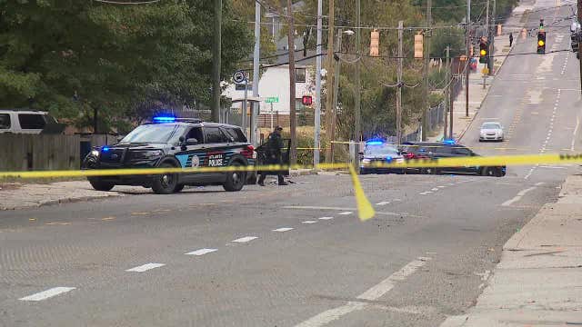 Man found shot inside crashed vehicle in northwest Atlanta