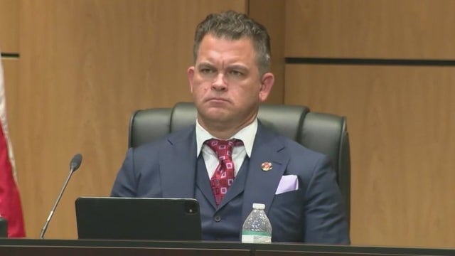 Some calling for Cobb County School Board vice chair's resignation over lawsuit