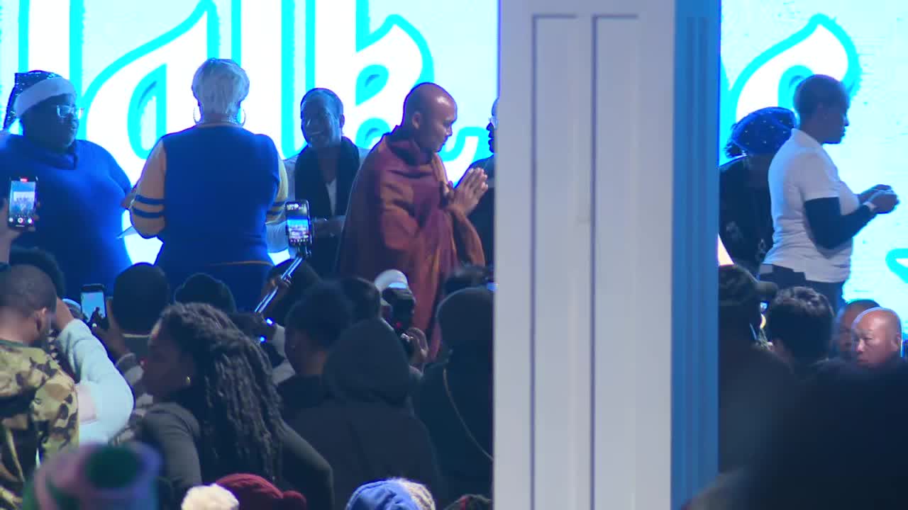 Buddhist monks’ Walk for Peace draws massive crowd in Morrow: 'It’s more than them just walking'