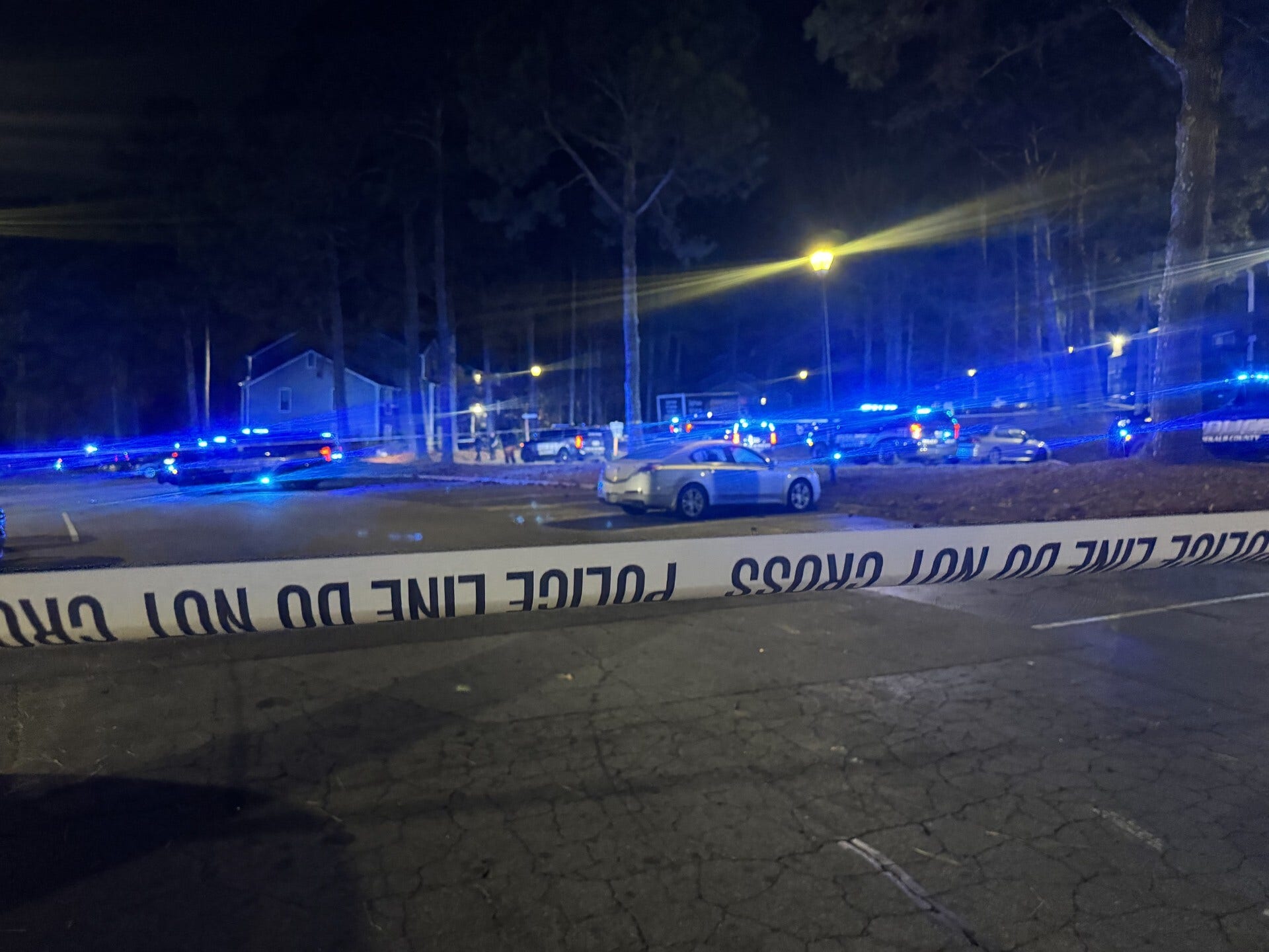 Police, GBI investigating scene at DeKalb County apartments