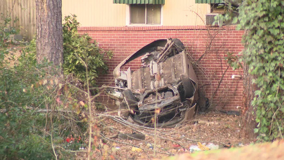 Driver dies after crashing into northwest Atlanta home on Christmas Day