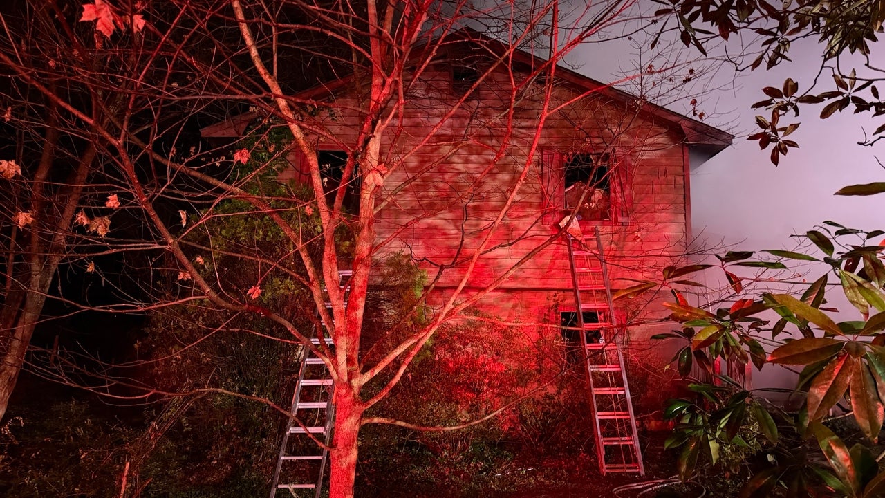 Woman found dead in bathroom after fire in Snellville home