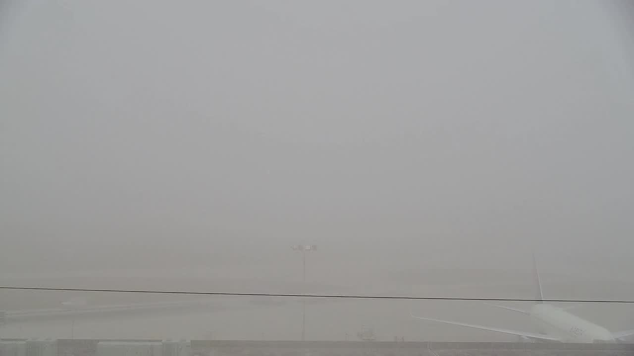 Fog causes 1,000+ flight delays at Atlanta airport Sunday