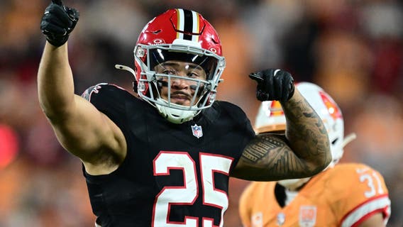 Falcons stun Buccaneers with last-second field goal in 29-28 comeback win