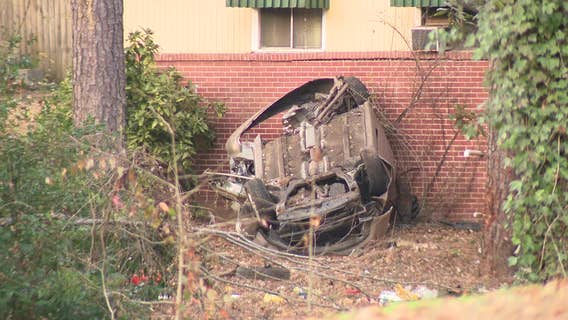 Driver dies after crashing into northwest Atlanta home on Christmas Day