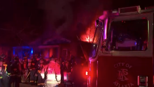 Firefighters respond to house fire in SW Atlanta early Thursday