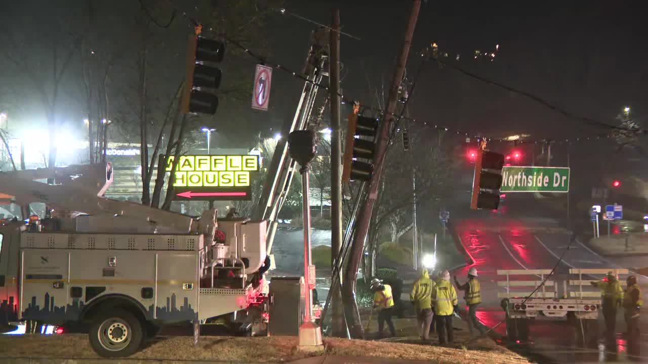 Car crash topples traffic signal pole near I-285 causing massive delays