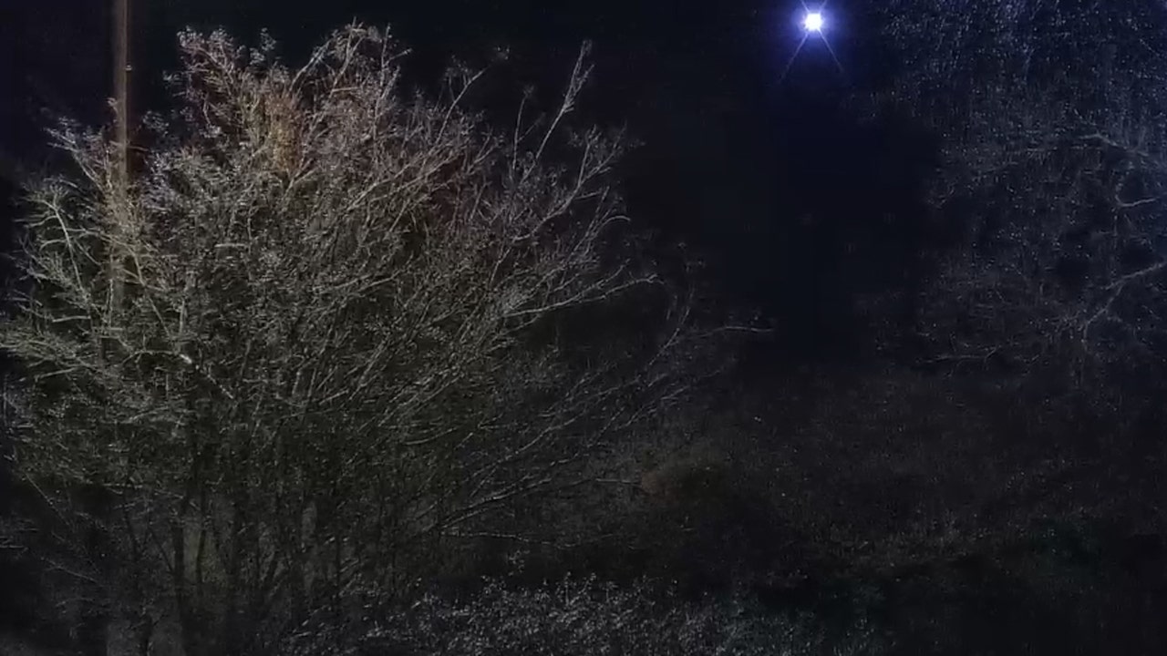 LIVE UPDATES: Roadways deteriorating, freezing rain coating trees in metro Atlanta