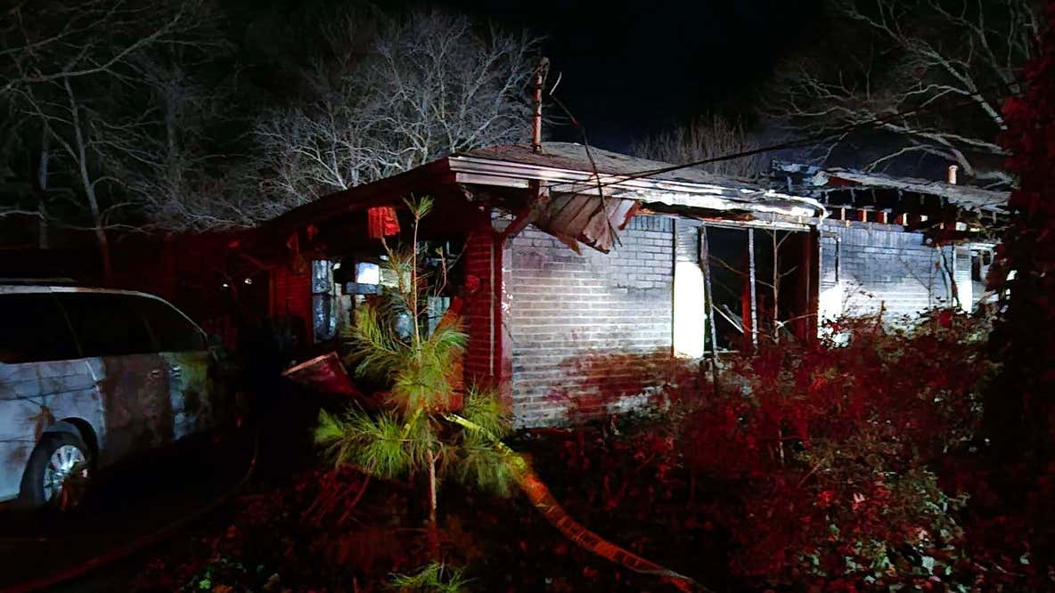 Lilburn house fire kills man who reentered home to rescue dog