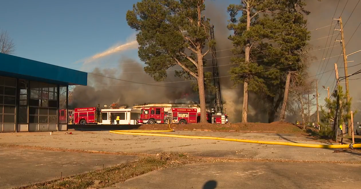 Funeral director rushes into burning building to save remains | FOX 5 ...
