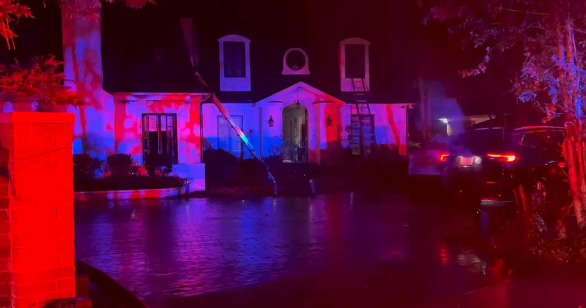 Crews respond to Atlanta house fire amid icy conditions | FOX 5 Atlanta