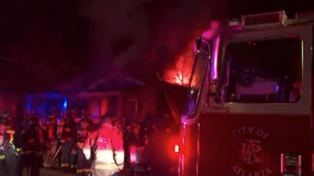 Firefighters respond to house fire in SW Atlanta early Thursday
