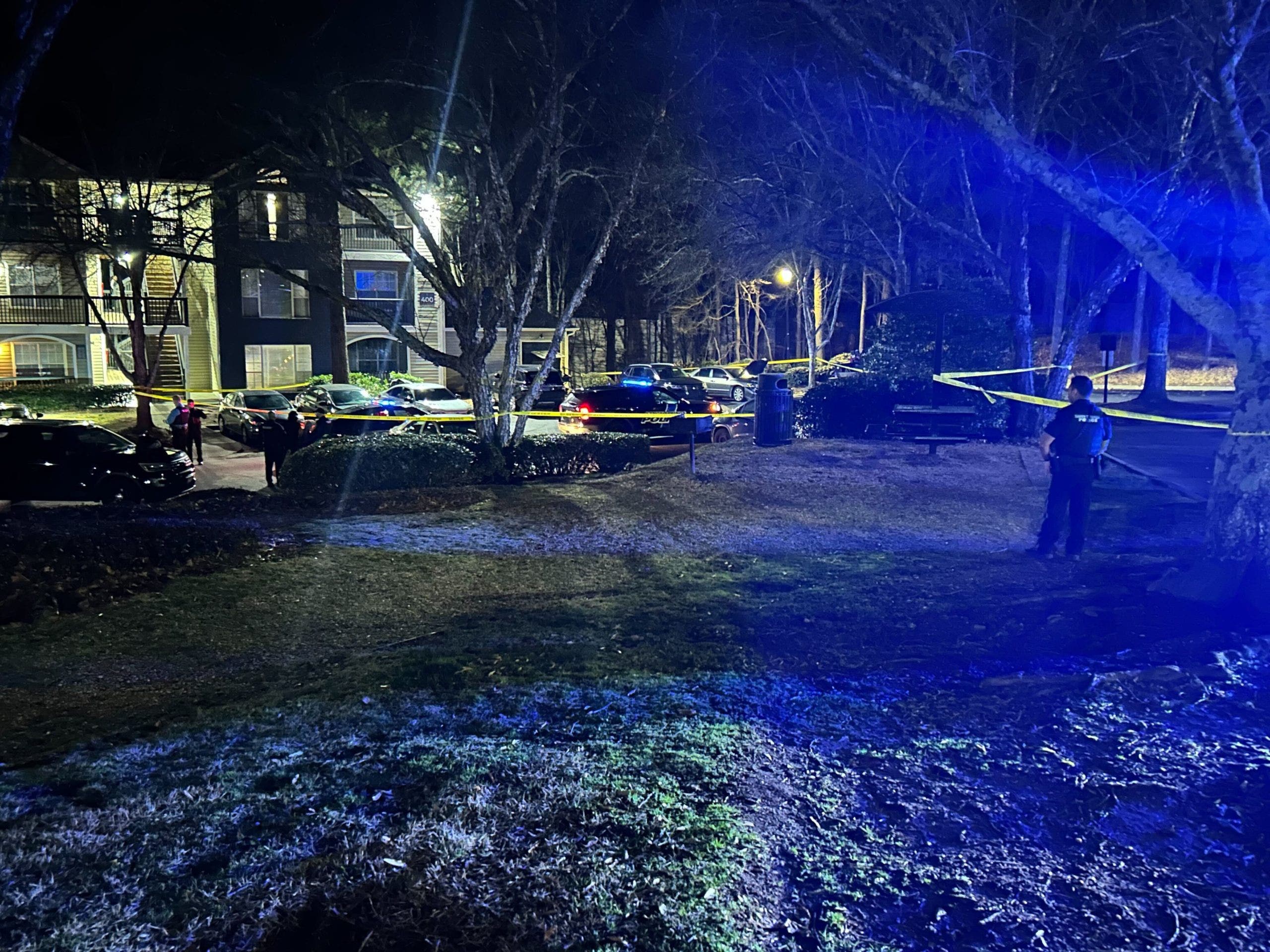 Man injured in shooting at Sandy Springs apartment complex