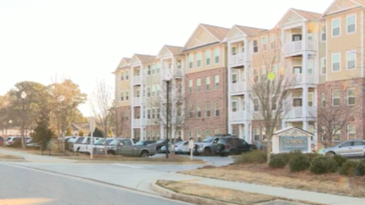 Boyfriend accused of stabbing woman at Clarkston apartment