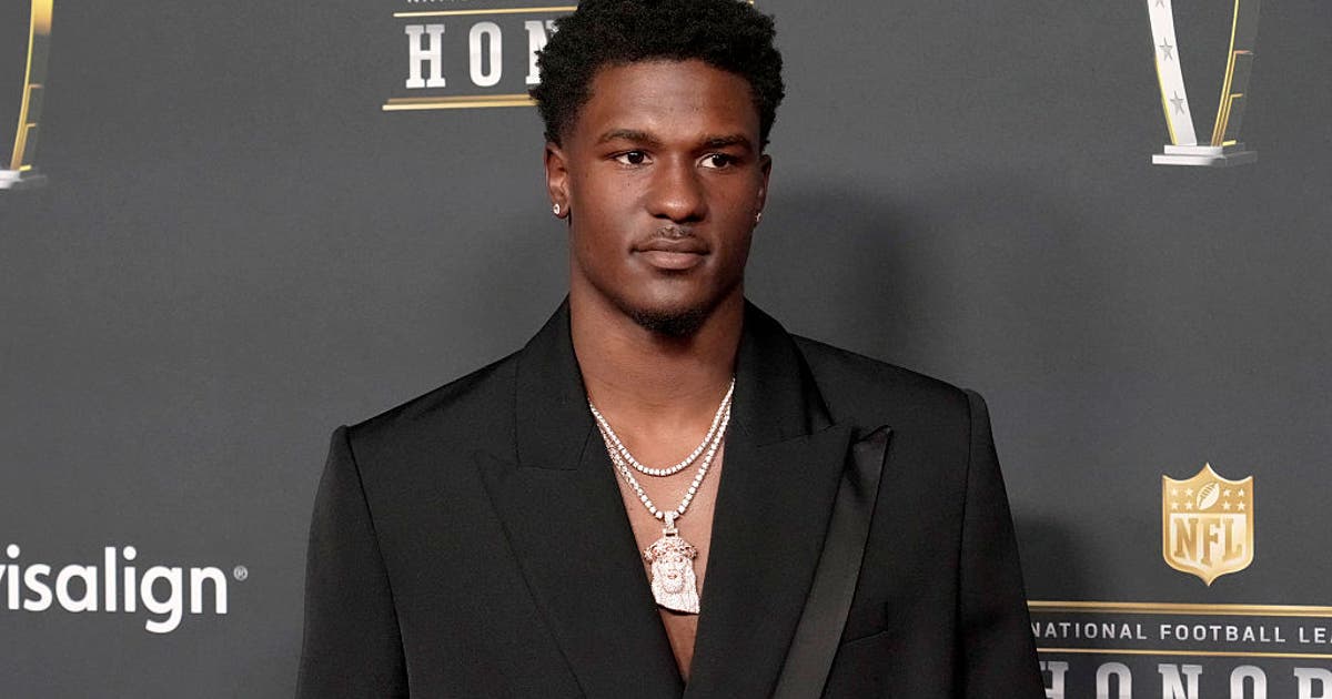 Falcons rookie Pierce maintains innocence after Miami arrest