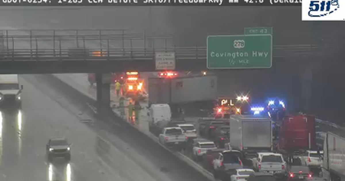 Lanes blocked on I-285 by Covington Highway after tractor-trailer crash