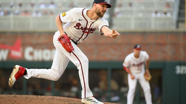 Chris Sale agrees to $27M one-year deal, sets Braves mark