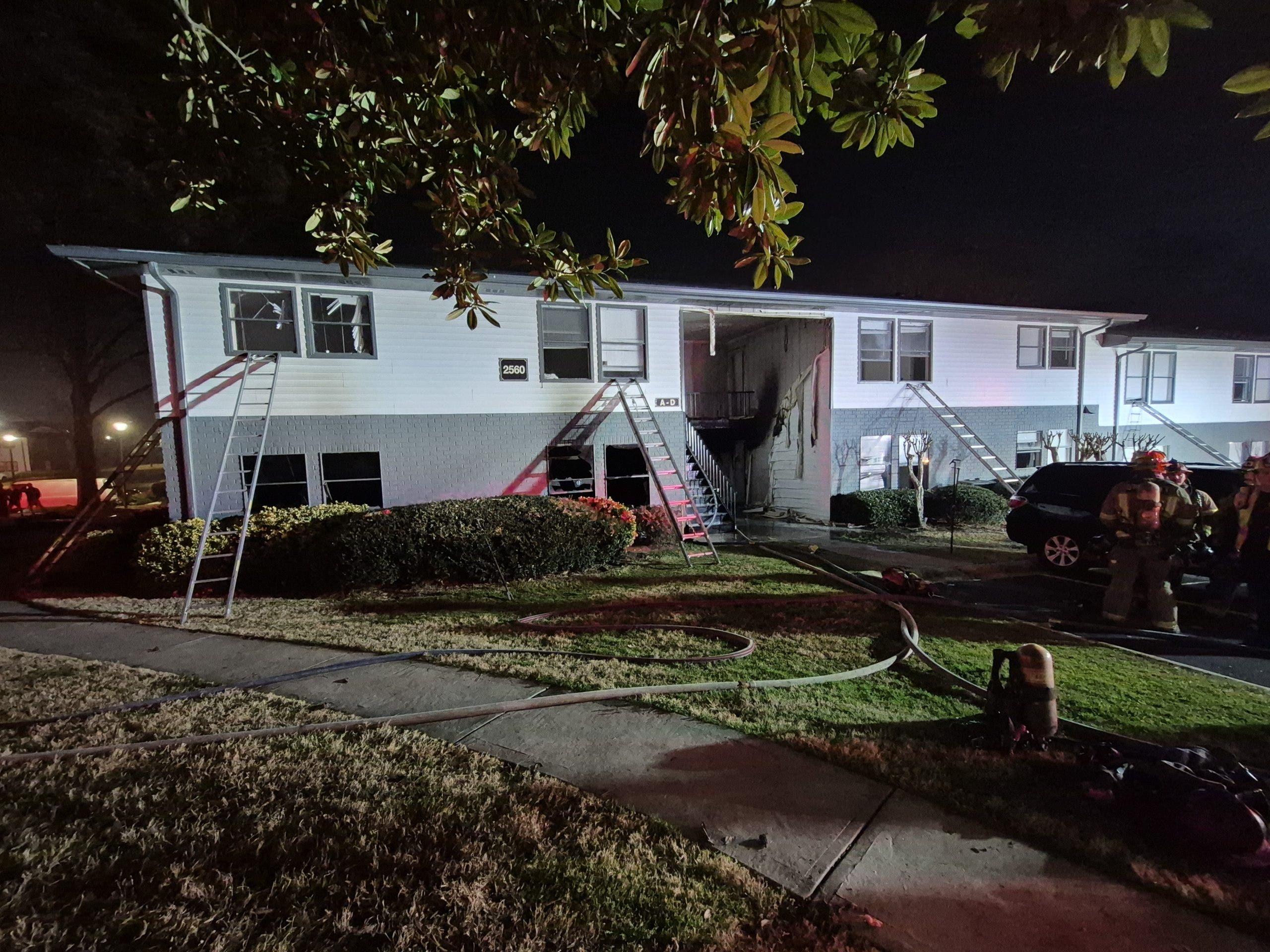 Crews extinguish Norcross apartment fire that displaced 16