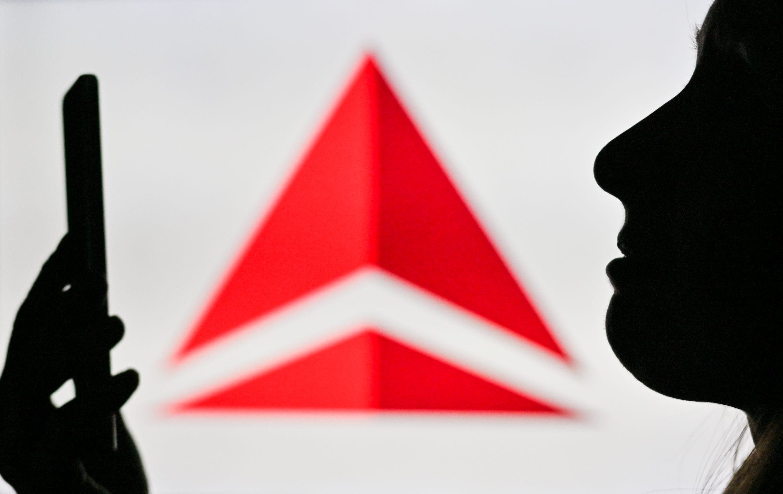 Delta to add Amazon satellite internet to fleet