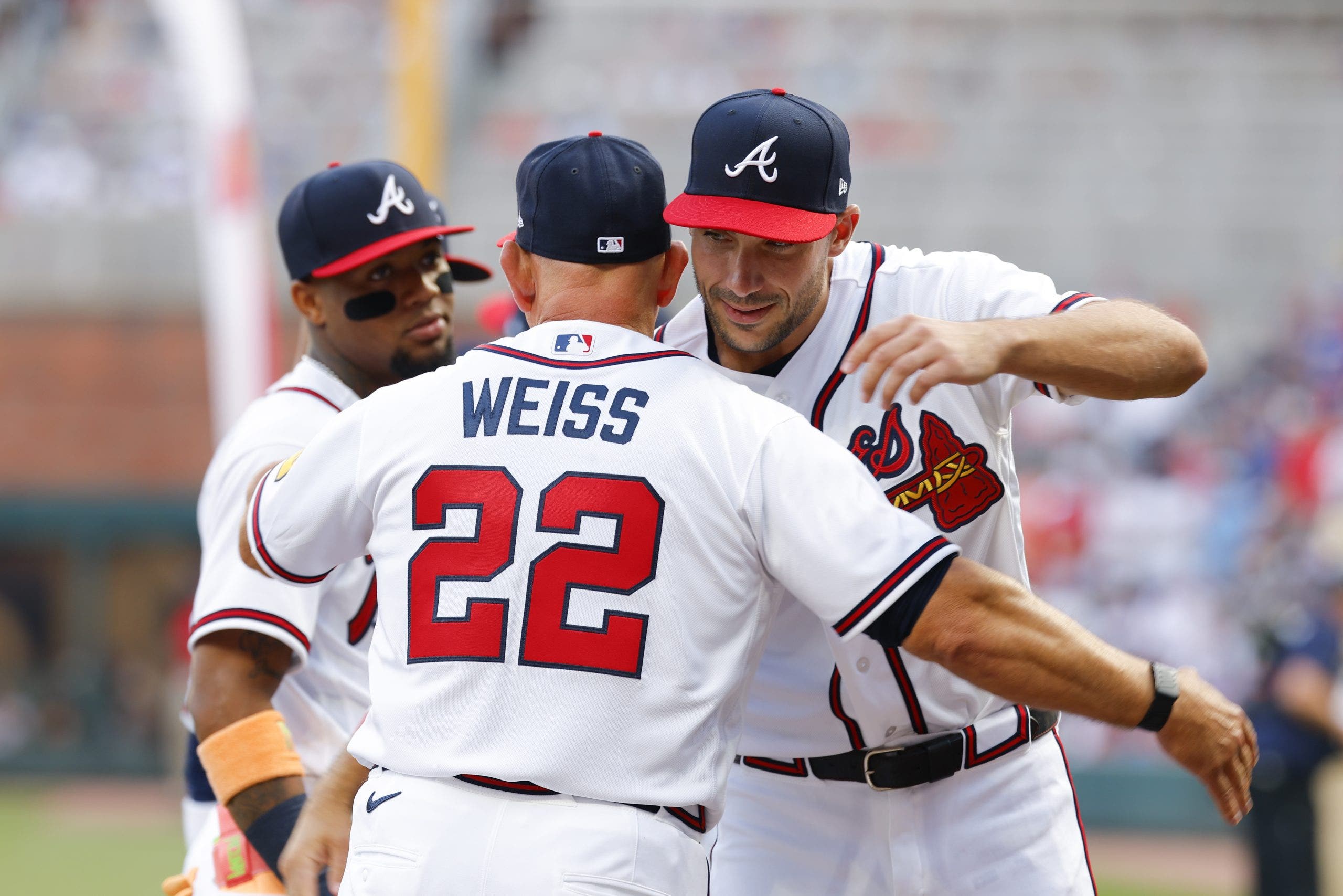 Braves shut out Royals 6-0 behind Chris Sale on opening night