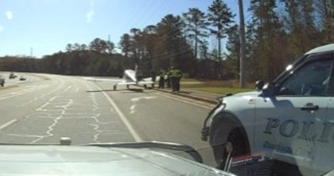 Small plane makes emergency landing on Highway 74 in Peachtree City