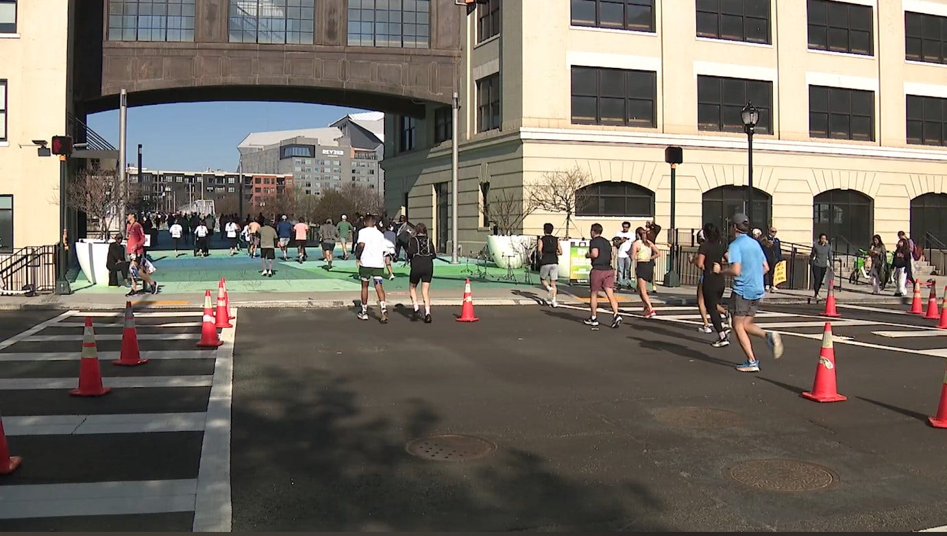 Publix Atlanta Marathon: Retired deputy hit by car while working traffic