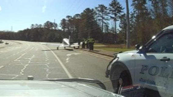 Small plane makes emergency landing on Highway 74 in Peachtree City