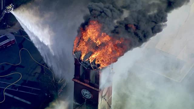 Massive fire destroys historic Floyd County Courthouse