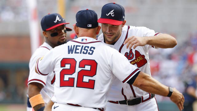 Braves shut out Royals 6-0 behind Chris Sale on opening night