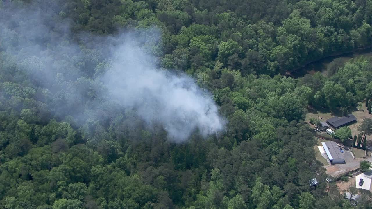 Wildfire burning near Lake Allatoona in Bartow County