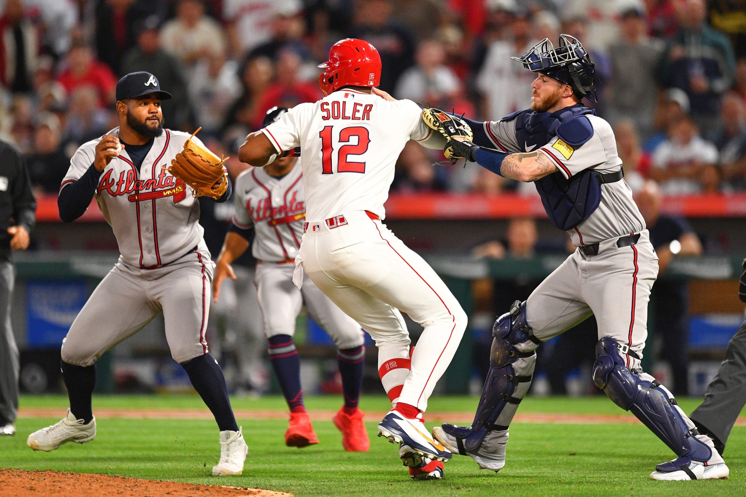 Angels-Braves brawl: Soler and López suspended 7 games