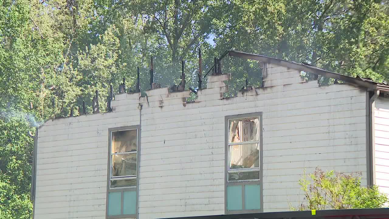 Fire destroys building in same apartment complex where mom, kids died in February