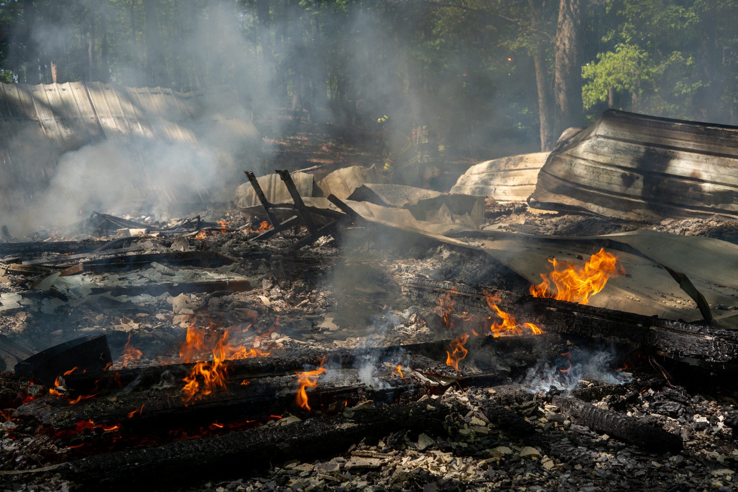 Firefighters battle barn fire in White County as drought worsens