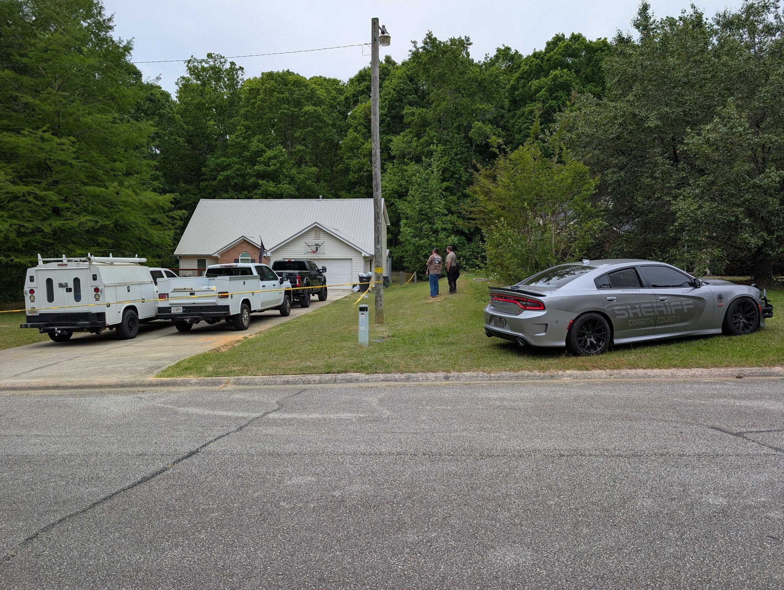 2 detained after reports of armed man in Newnan neighborhood