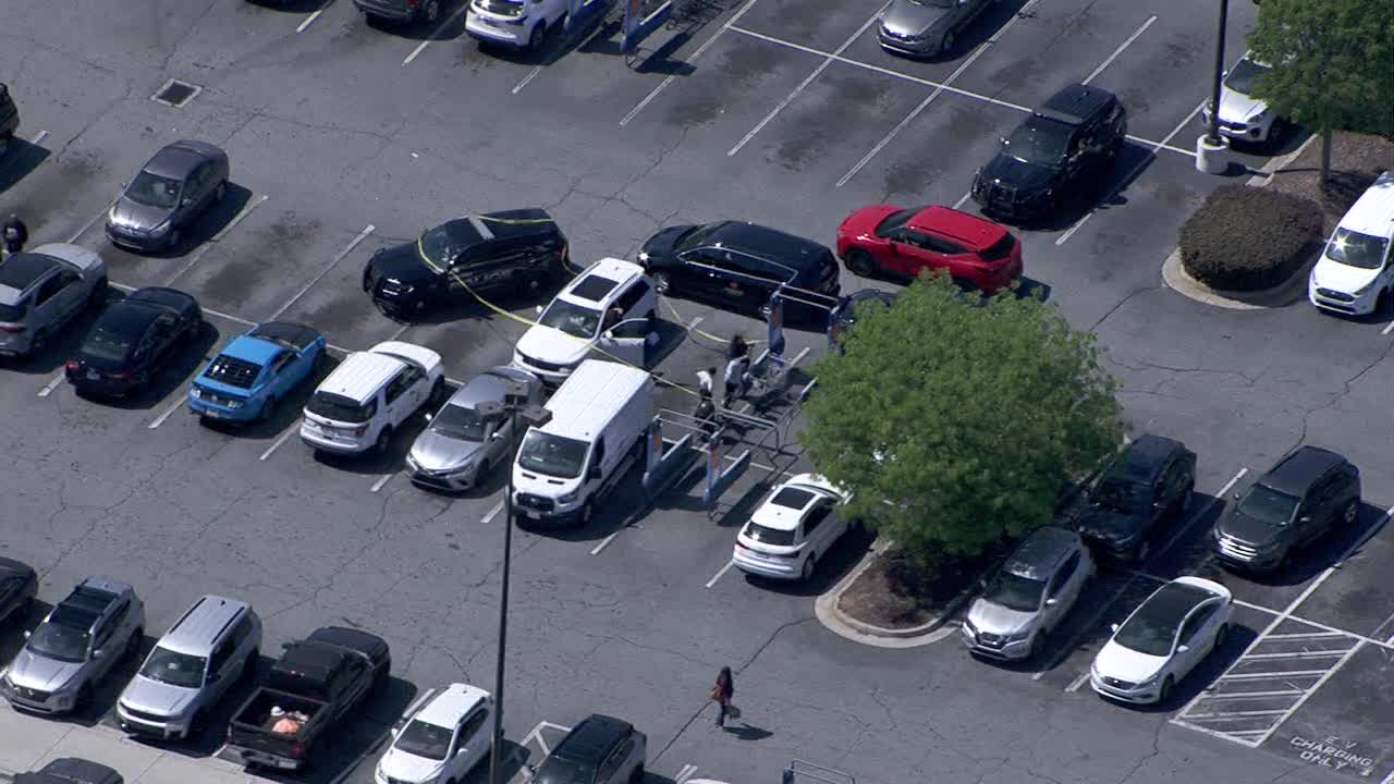 Person found dead at Smyrna Kroger on South Cobb Drive