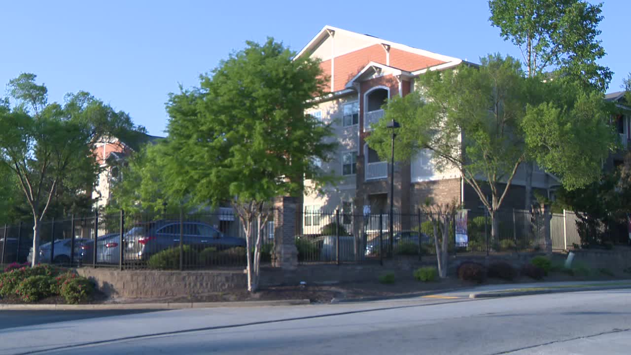 Man critical after South Fulton shooting on Waycrest Drive