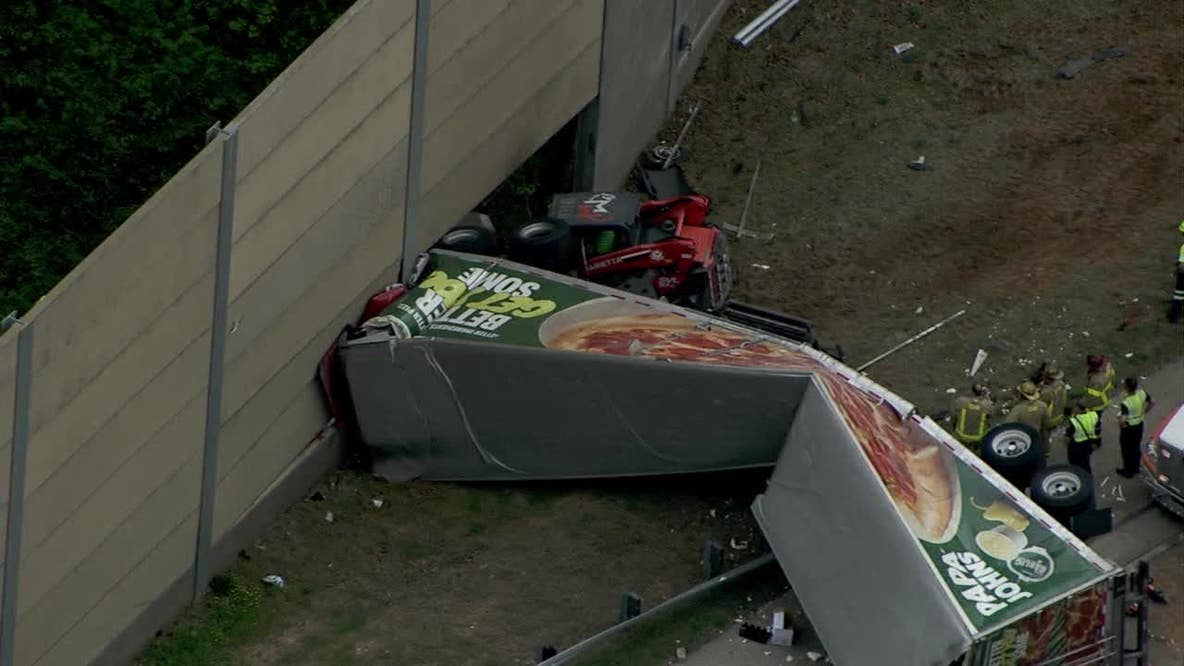 Two dead in multi-vehicle tractor-trailer crash on I-75