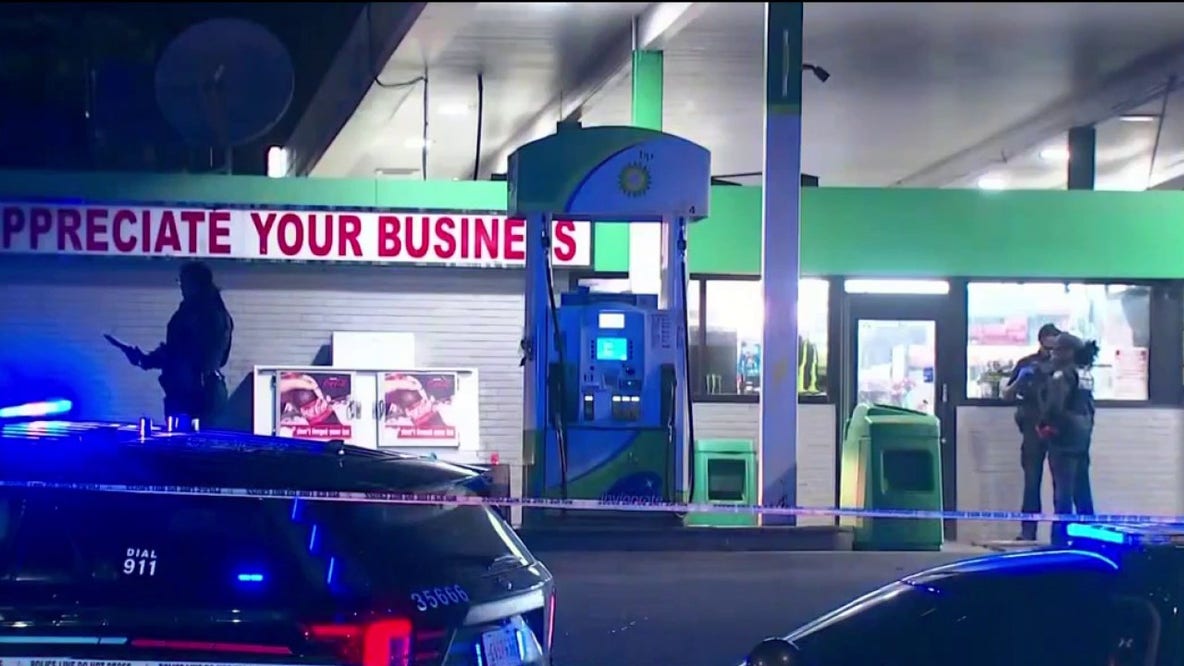 Teenager killed at SW Atlanta gas station overnight