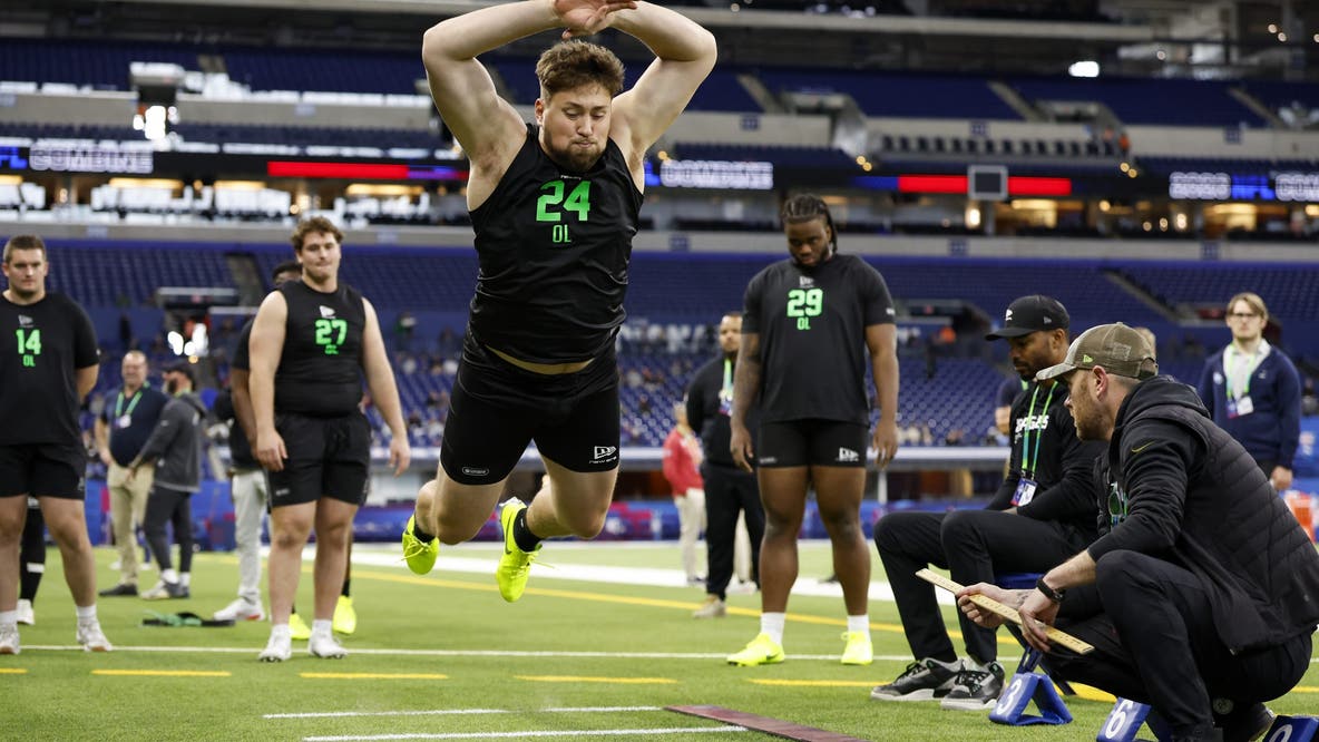 Panthers draft Georgia tackle Monroe Freeling in first round