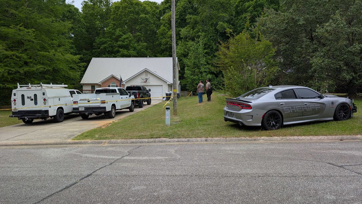 2 detained after reports of armed man in Newnan neighborhood