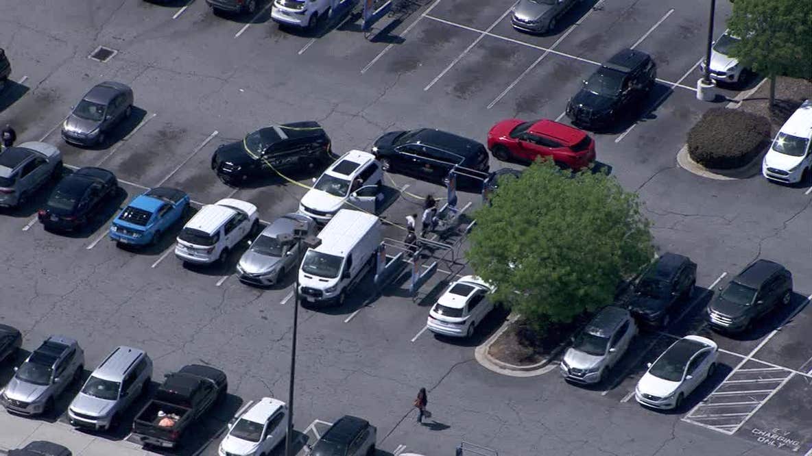 Person found dead at Smyrna Kroger on South Cobb Drive