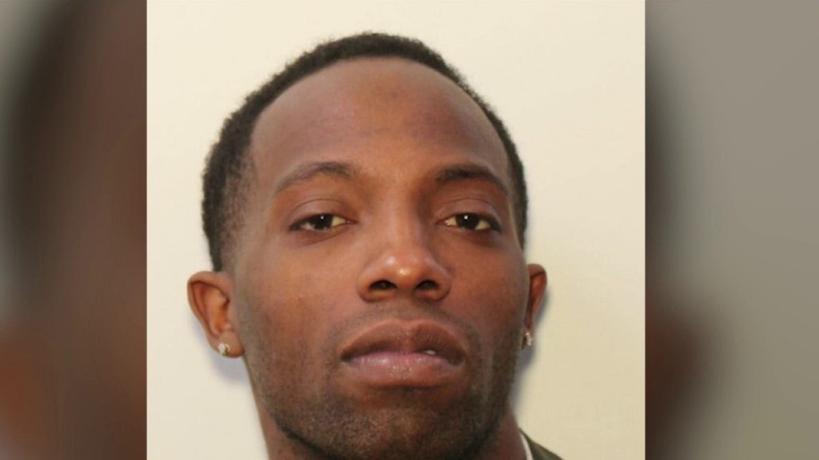 Dallas police search for suspect in domestic shooting