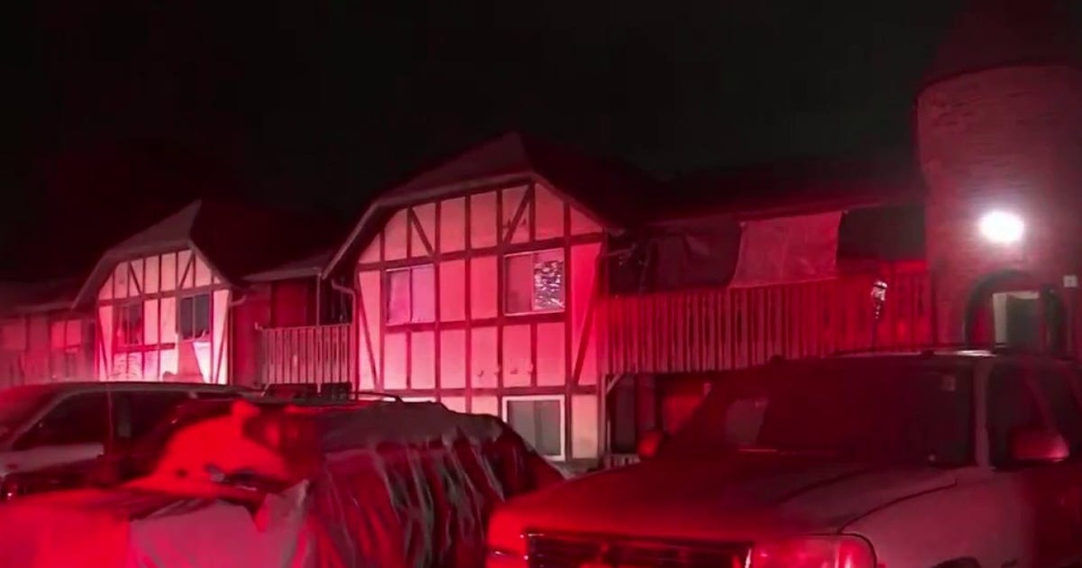 Fire breaks out at vacant Camelot condos on Old National Highway | FOX ...