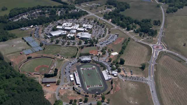 Middle school student charged after bomb threat to Oconee schools