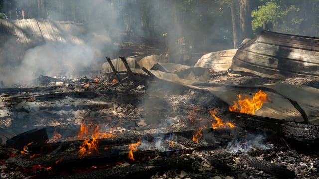 Firefighters battle barn fire in White County as drought worsens
